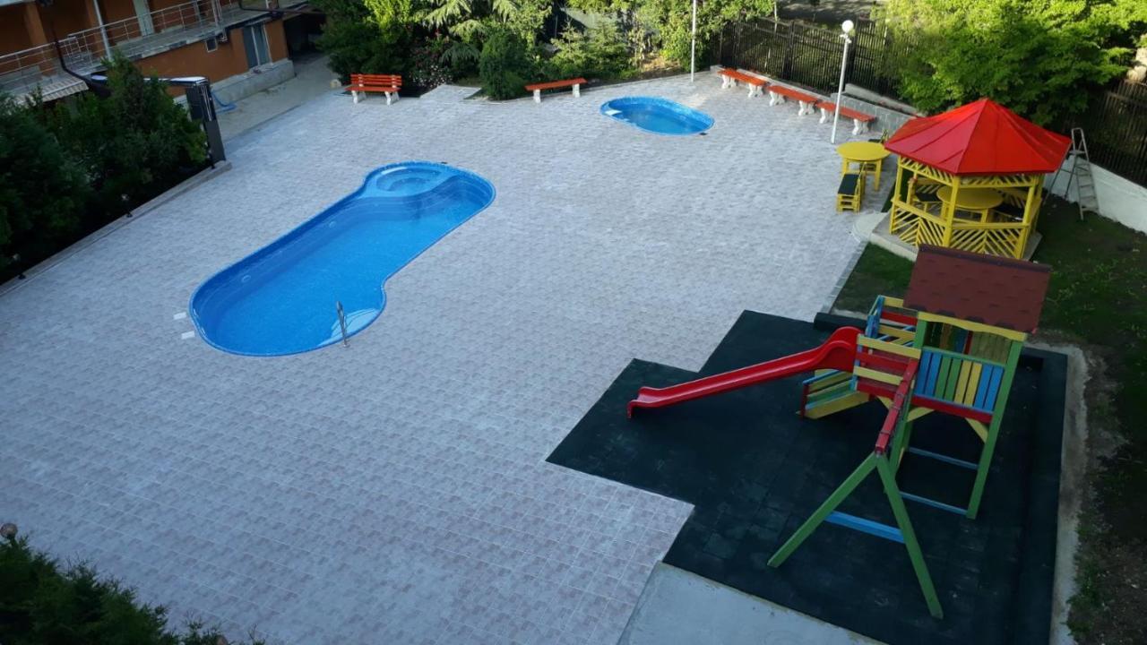 Hotel Maria Kiten  Bagian luar foto