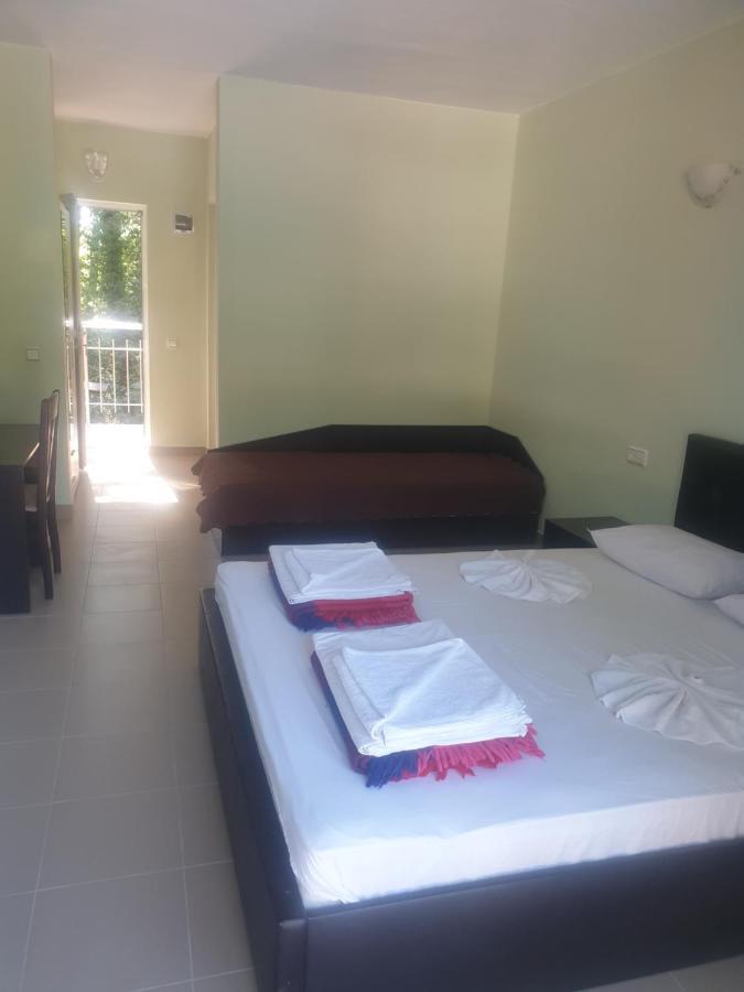 Hotel Maria Kiten  Bagian luar foto