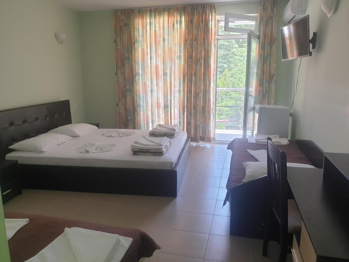 Hotel Maria Kiten  Bagian luar foto