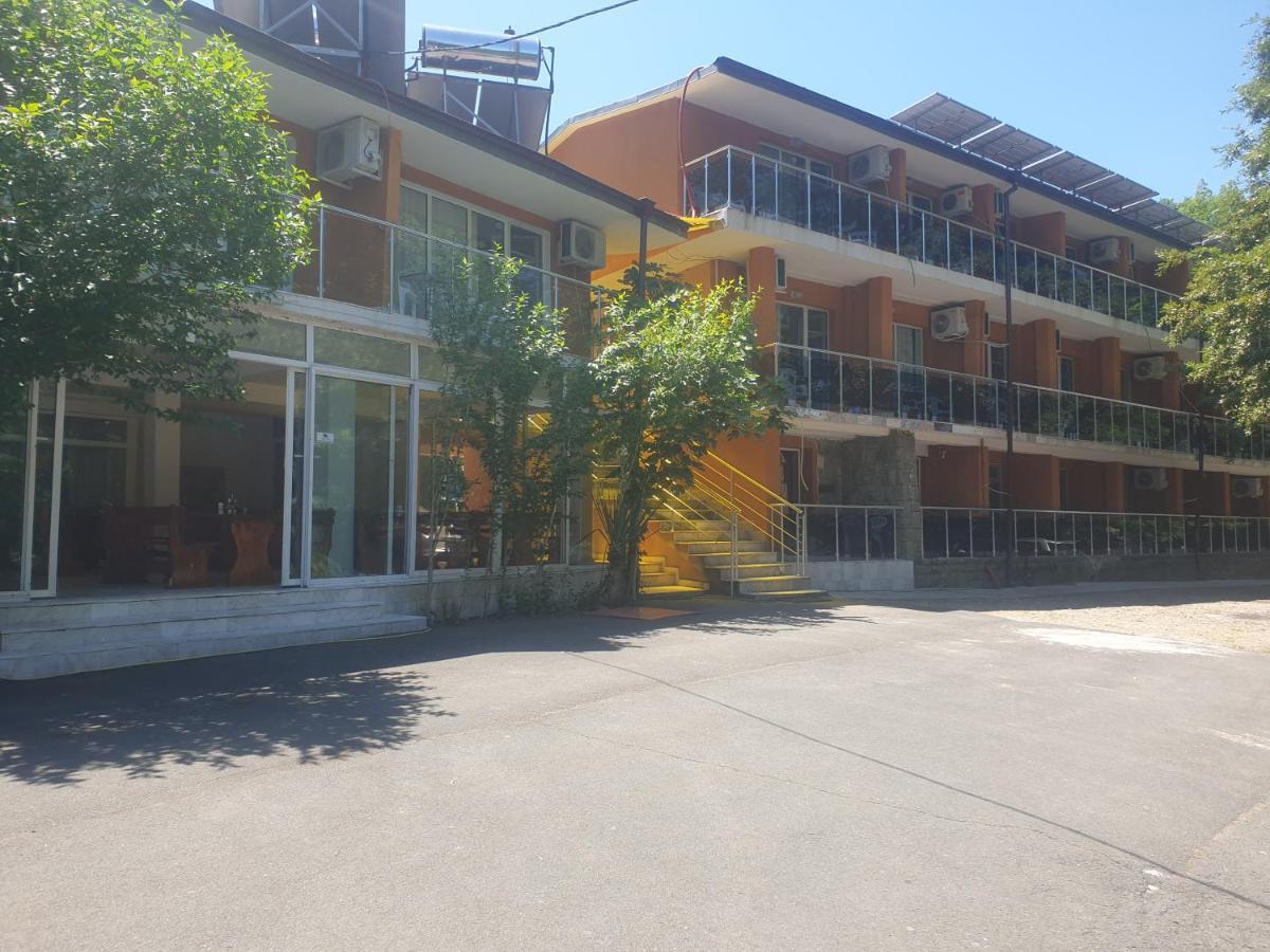 Hotel Maria Kiten  Bagian luar foto